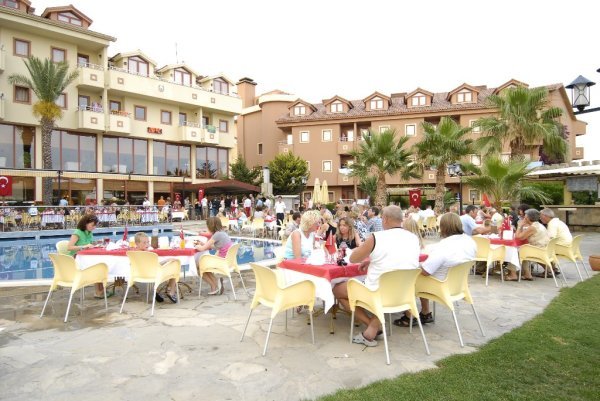Alüminyum Ayaklı Turuncu Bahçe ve Kafe Sandalyesi