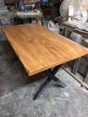 Göknar Kütük Masa 150x80 Metal Ayaklı Doğal Ahşap