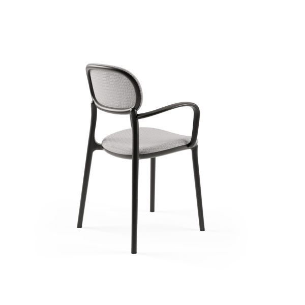 Zarif Modern Siyah Plastik Kollu Sandalye – Gri Kumaş Döşemeli, İstiflenebilir, Dayanıklı