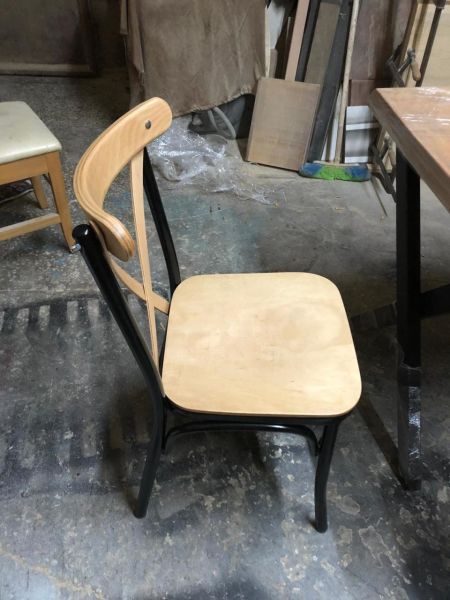 Siyah Metal Ve Ceviz Ahşap Tonet Cafe Sandalyesi