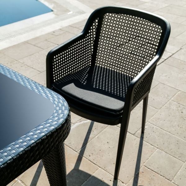 Plastik Bahçe Masası 90x90 cm Siyah Rattan Görünümlü