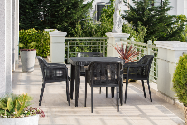 Siyah 4 Kişilik Bahçe Masa Sandalye Takımı Kare