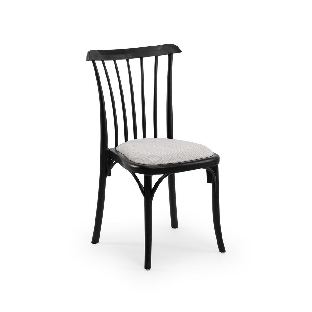 Siyah Sandalye Dayanıklı ve Şık Bir Oturma Çözümü