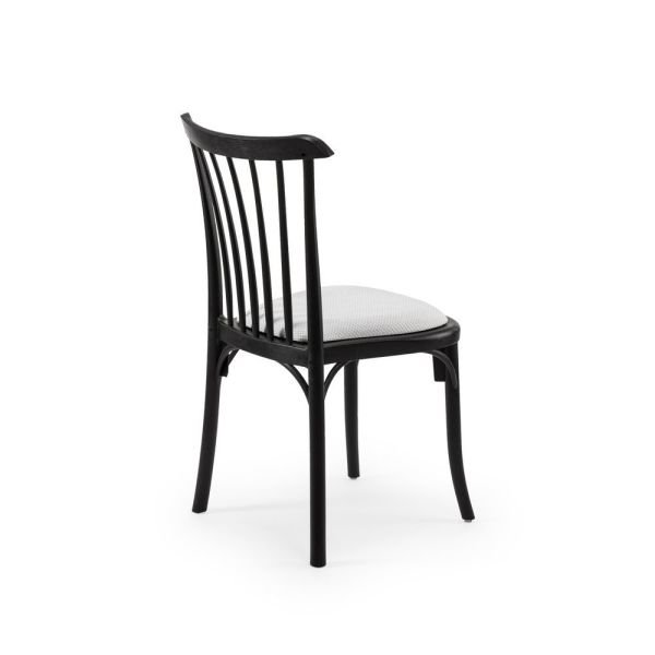 Siyah Sandalye Dayanıklı ve Şık Bir Oturma Çözümü