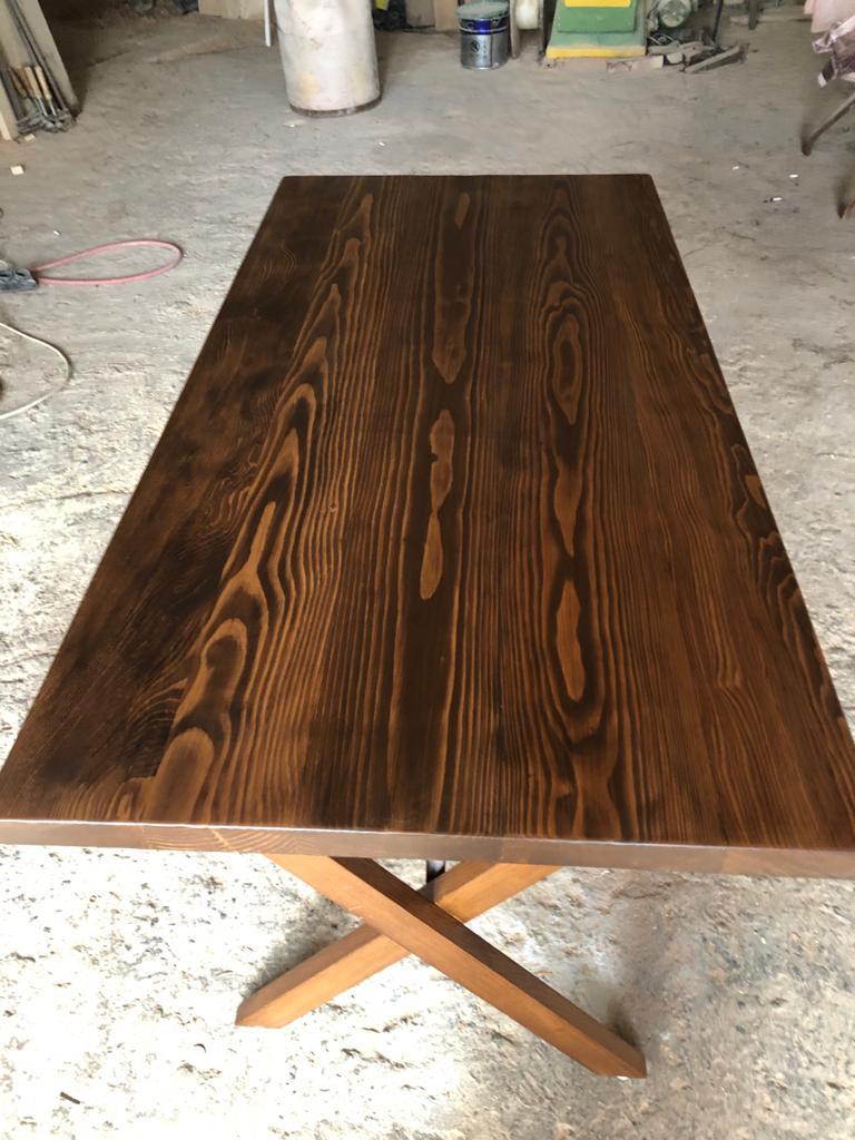 Düz Kenar Ceviz Rengi Kütük Restaurant Masası İmalatı 75X140